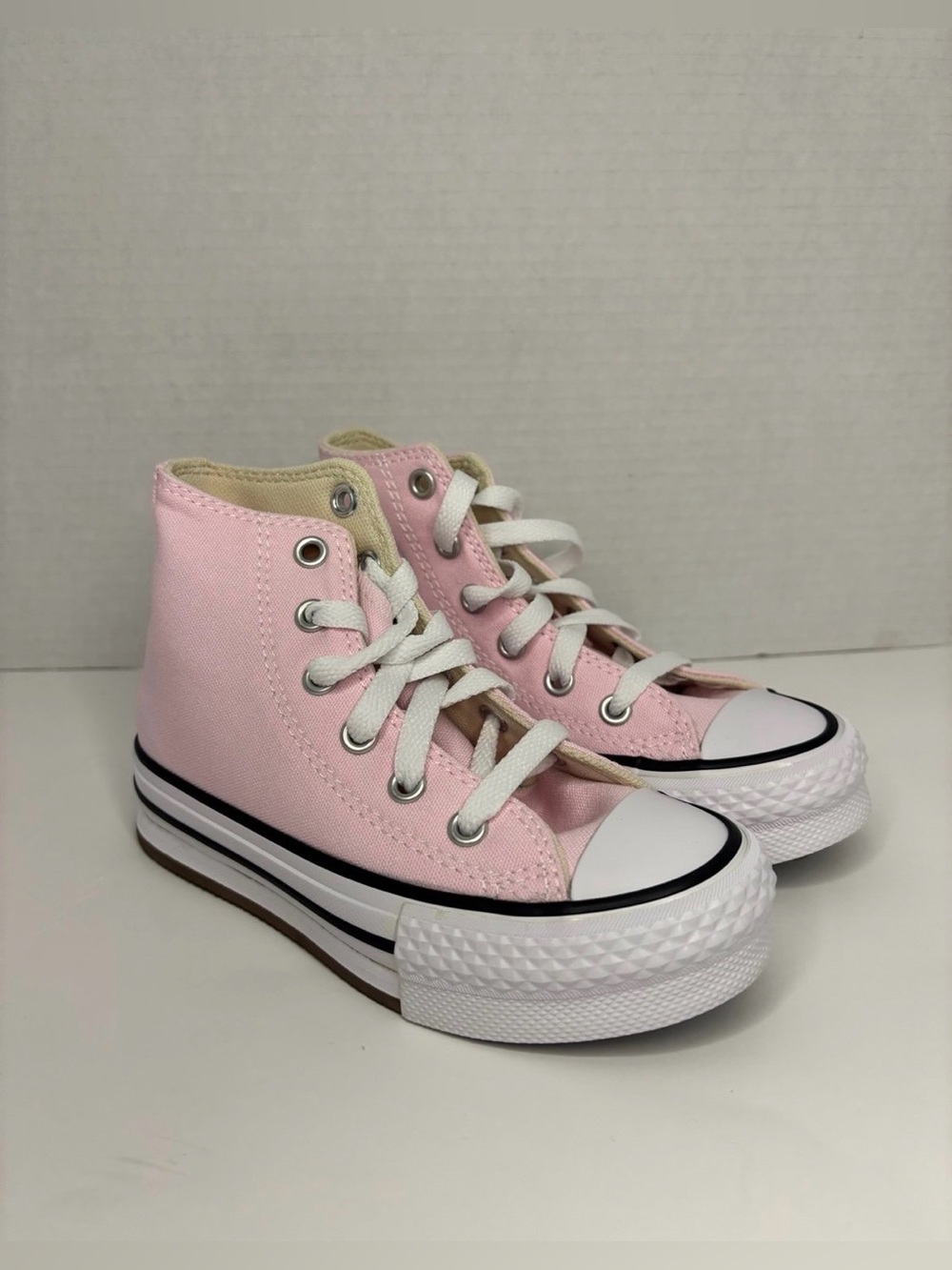 Converse Girls Sneakers Size 11